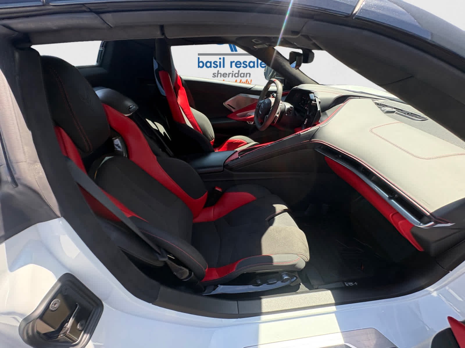 Used 2022 Arctic White Chevrolet 3LT image 19