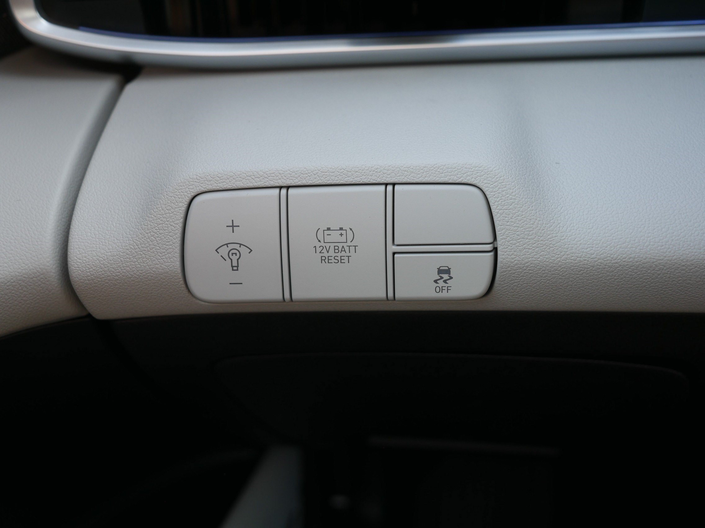 2026 Hyundai Elantra Limited - Photo 26