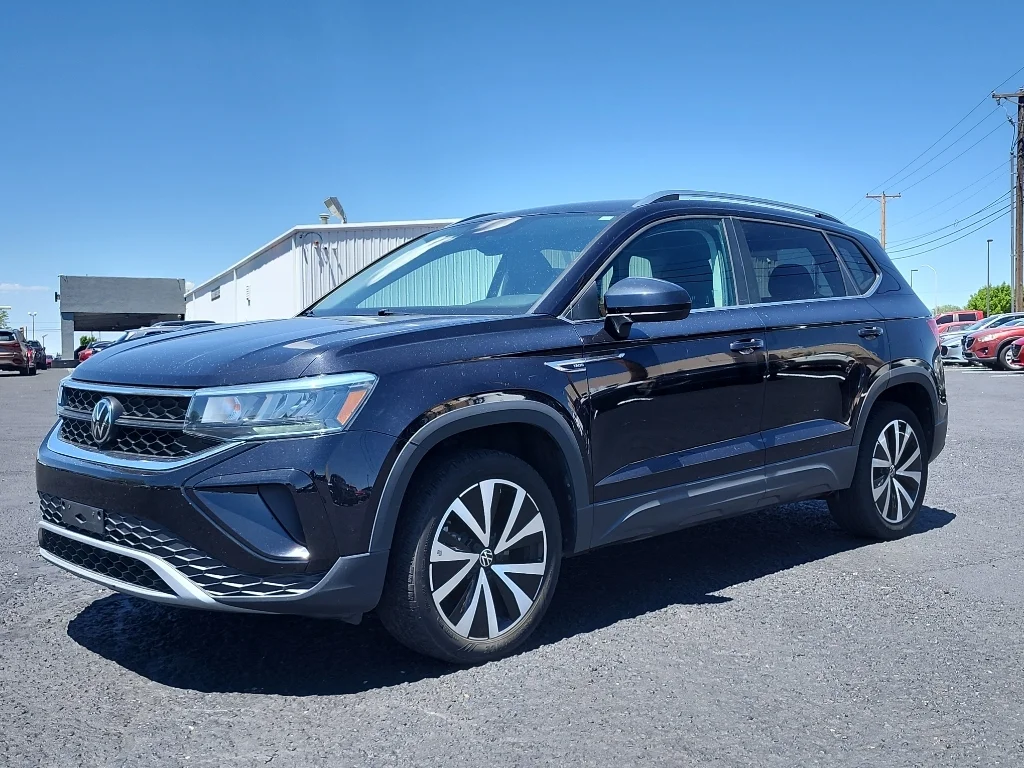 2024 Volkswagen Taos 1.5T SE's photo