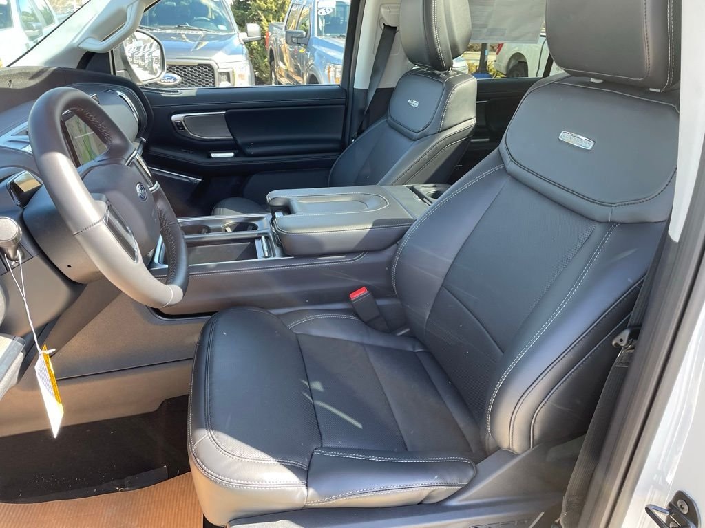 New 2026 Star White Metallic Tri-Coat Ford MAX Platinum® image 9