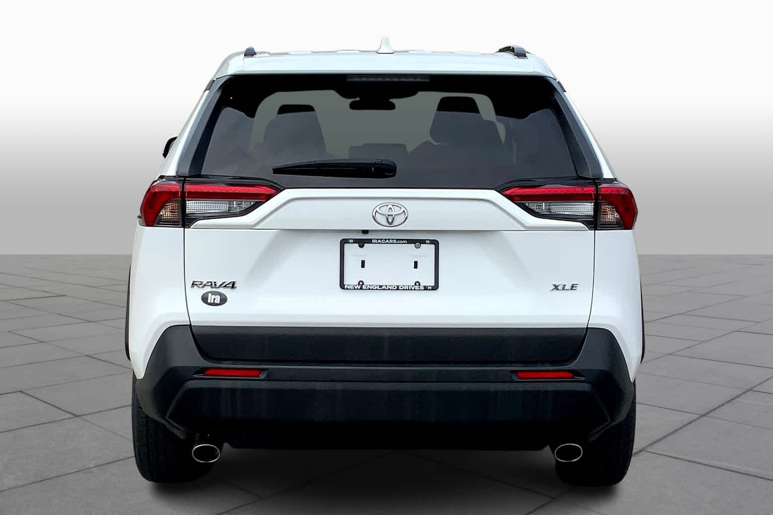 Used 2021 Super White Toyota XLE image 5