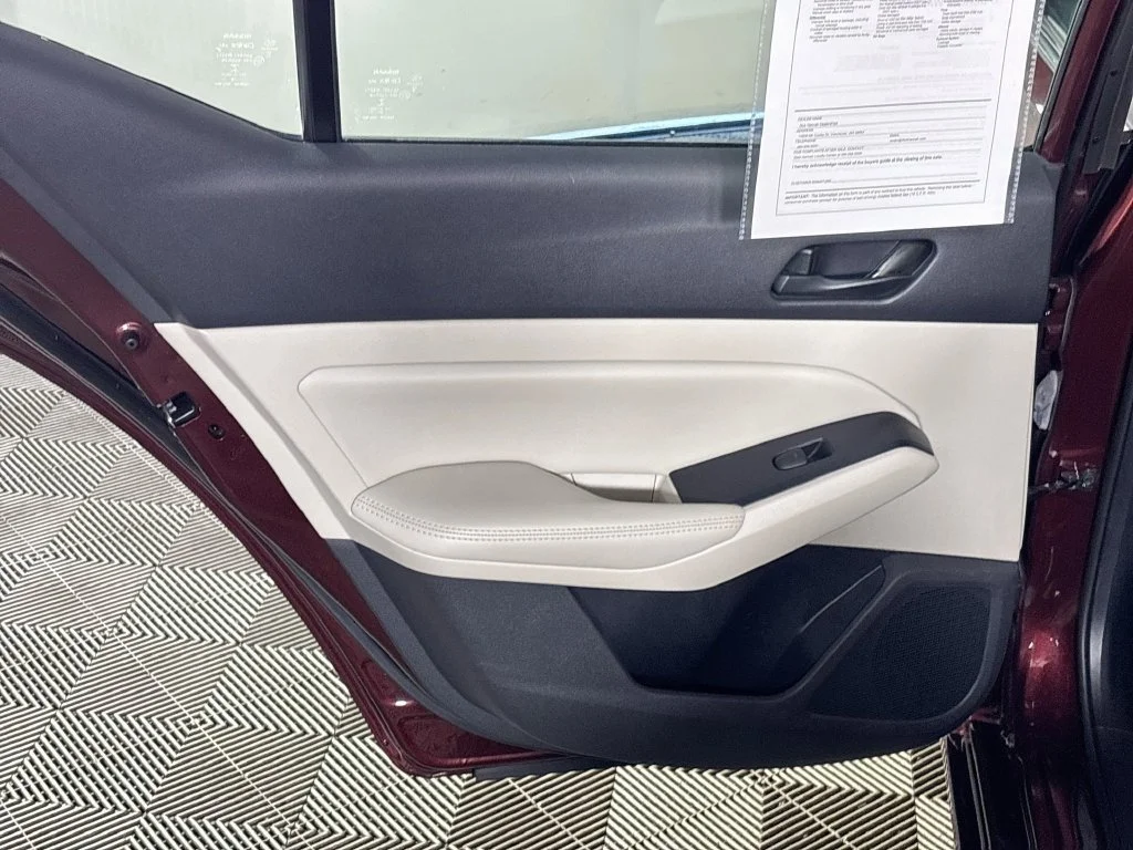 Used 2025 Red Nissan 2.5 SV image 18