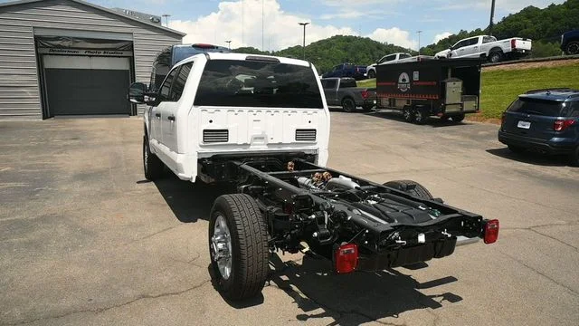 New 2026 Oxford White Ford F-350® XLT image 9
