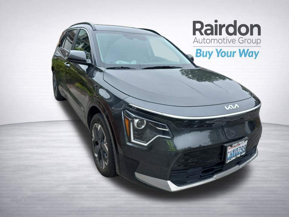 Certified Used 2023 Gray Kia Wind image 1