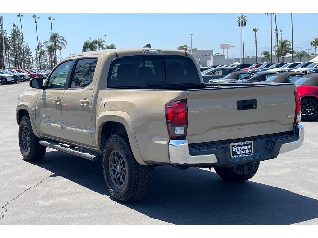 Used 2018 Quicksand Toyota SR5 image 4