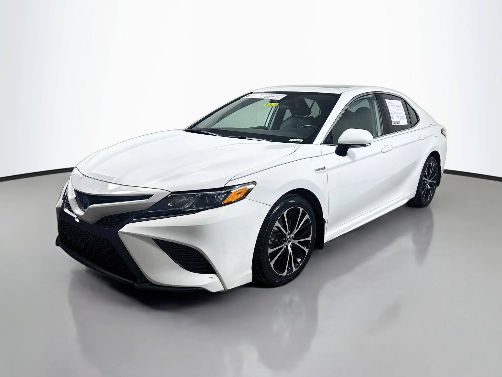 Certified Used 2020 Super White Toyota Hybrid SE image 3