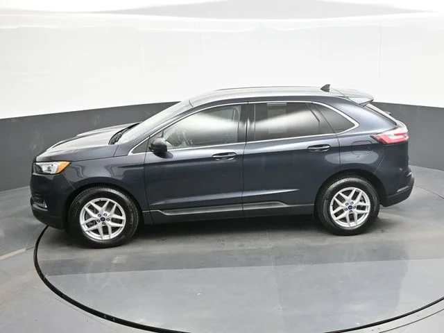 Used 2022 Blue Ford SEL image 12