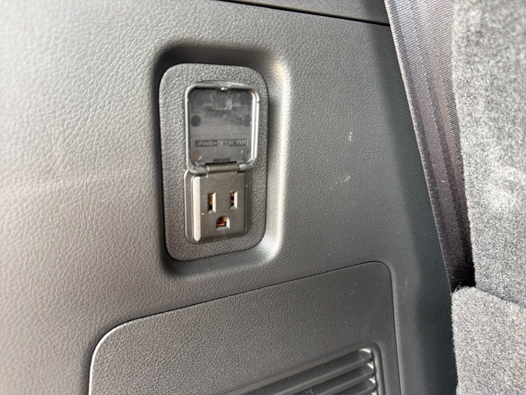 2025 Nissan Armada Platinum - Photo 37