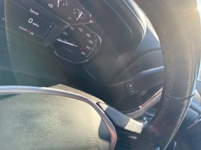 Used 2021 CAYENNE RED TINTCOAT GMC SLT image 28