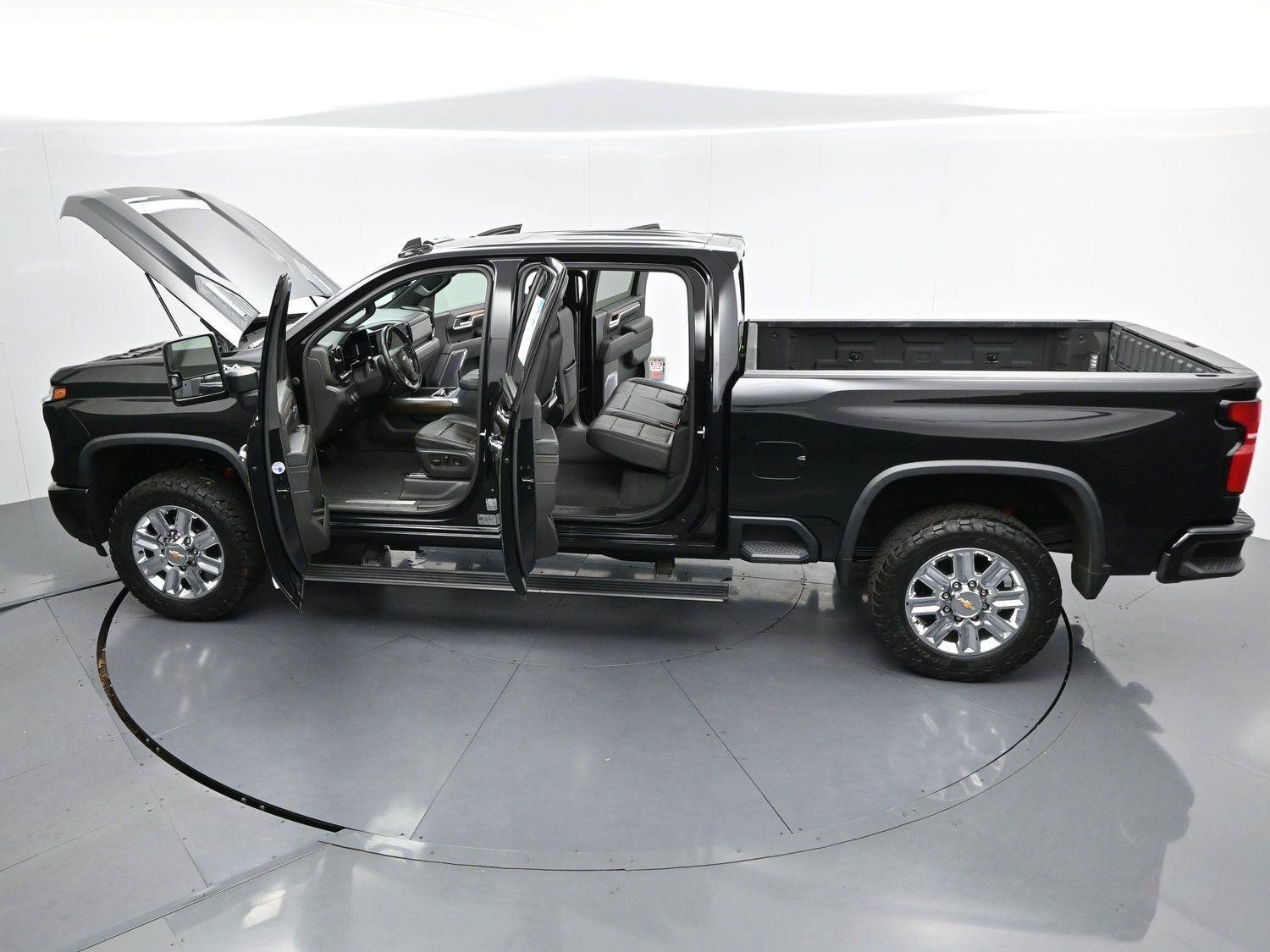 Used 2024 Black Chevrolet High Country image 42