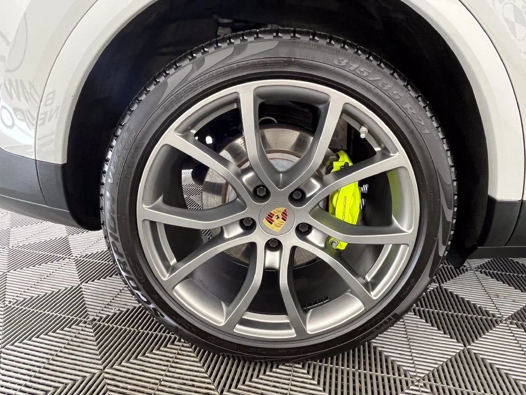 Used 2021 Chalk Porsche Base image 16