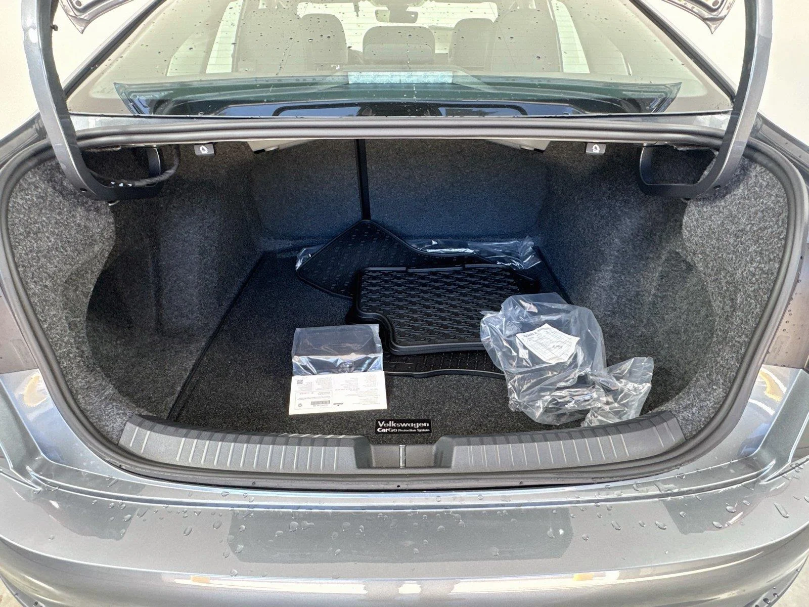 New 2027 GRAY Volkswagen SE image 25