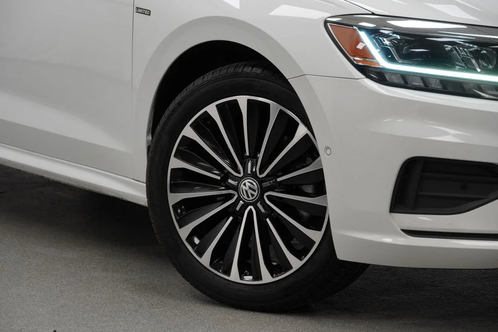 Used 2022 White Volkswagen 2.0T Limited Edition image 4