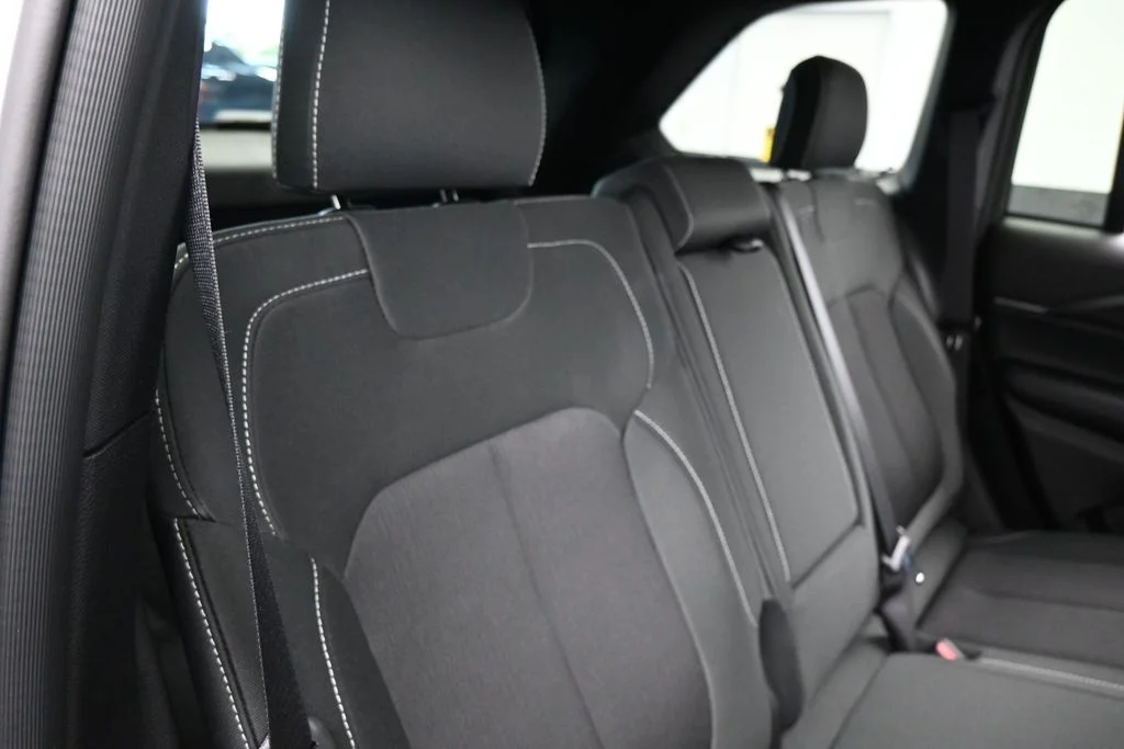 Used 2025 Bright White Clearcoat Jeep Laredo X image 34