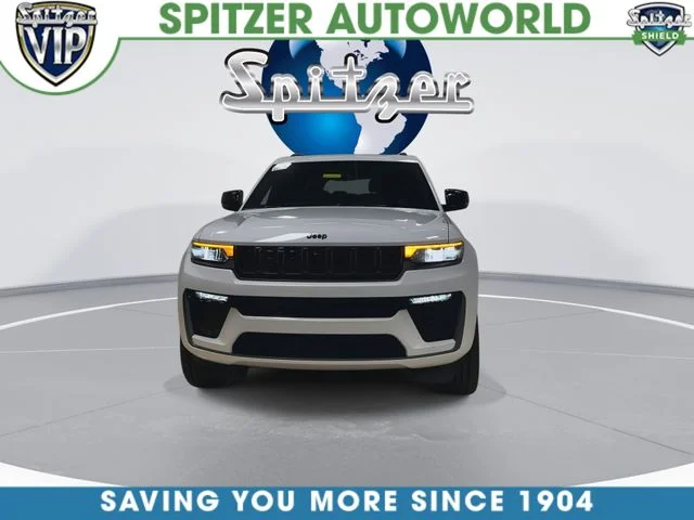 New 2026 Bright White Clear-Coat Exterior Paint Jeep Limited Reserve image 3