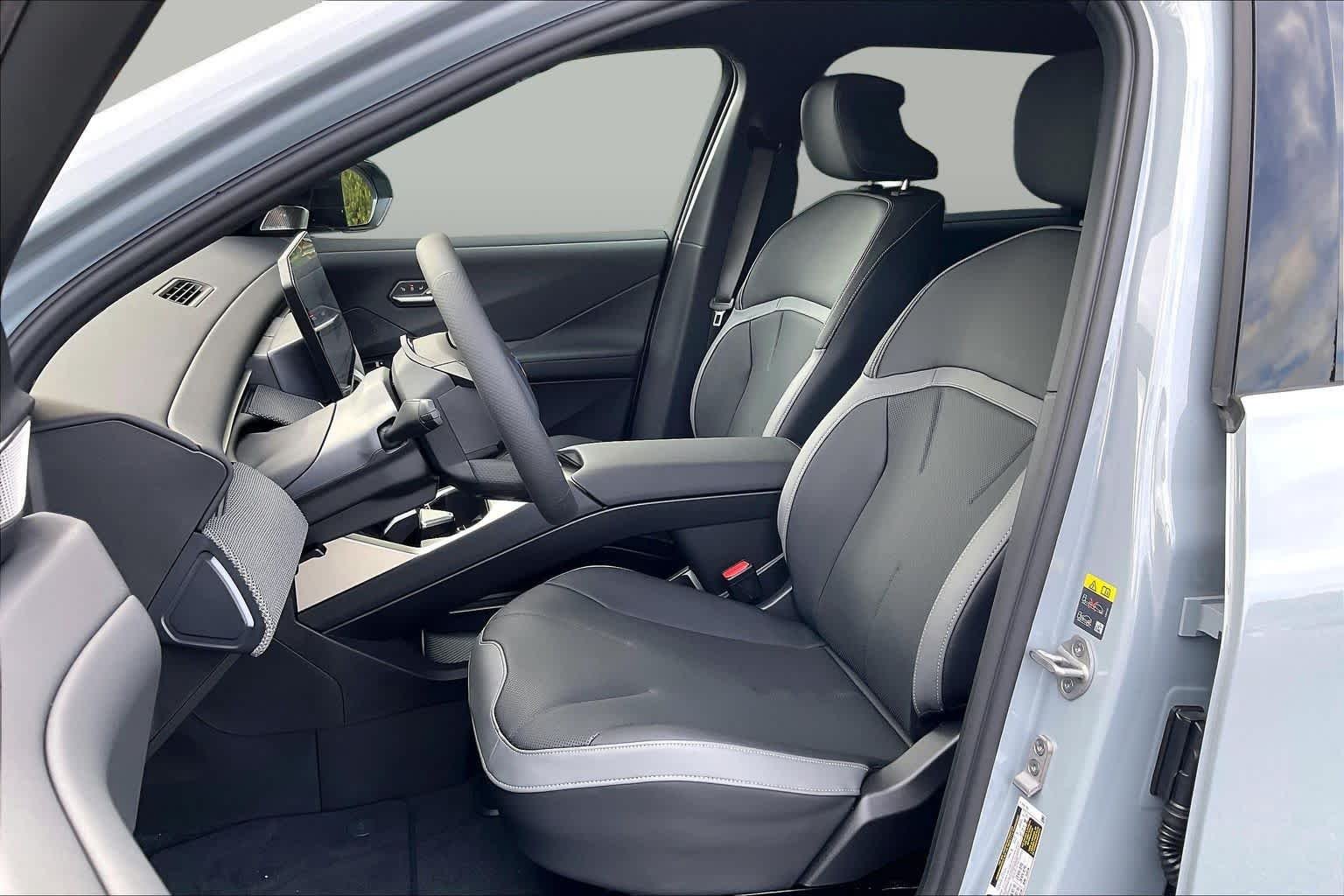New 2027 Brooklyn Grey Metallic BMW 50 xDrive image 7