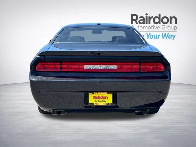 Used 2009 Brilliant Black Pearl Dodge R/T image 5