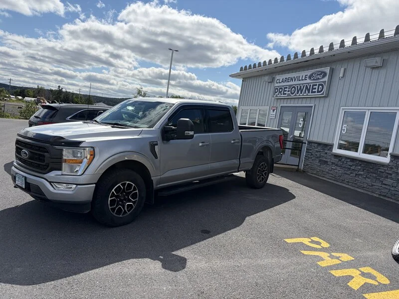 Used 2022 Silver Ford XLT image 2