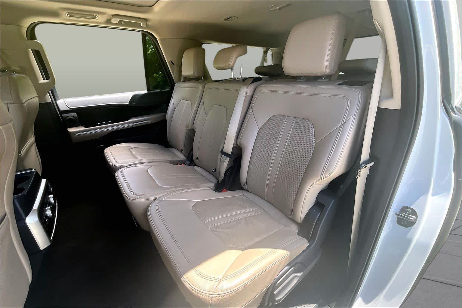 Certified Used 2023 Oxford White Ford Limited image 27