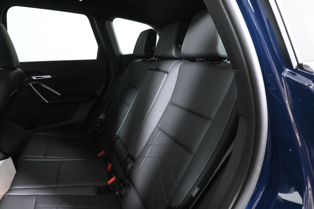 New 2027 Night Dusk Blue Metallic BMW xDrive28i image 4