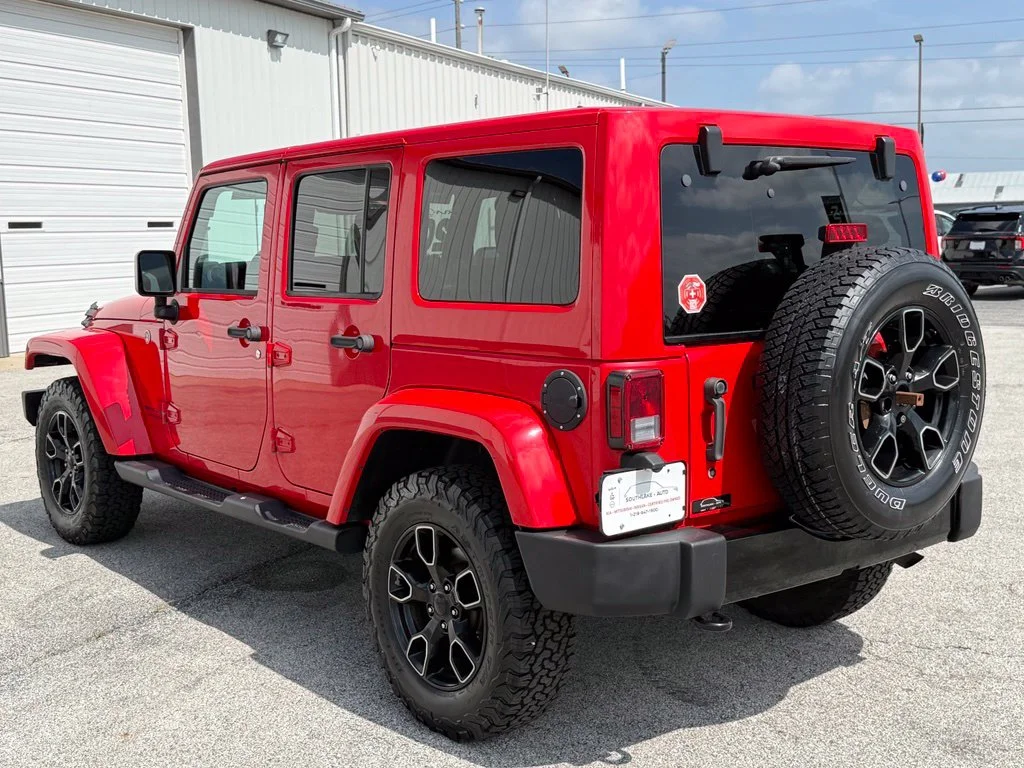 Used 2018 Red Jeep Unlimited Sahara image 7
