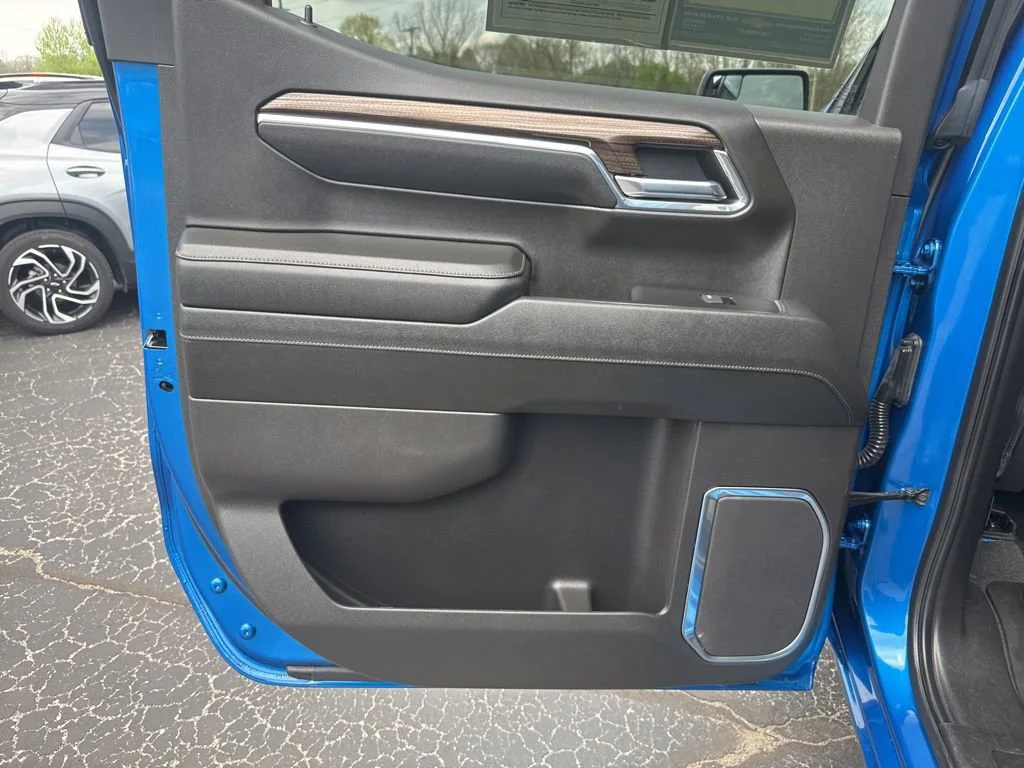 Used 2023 Glacier Blue Metallic Chevrolet LT image 15