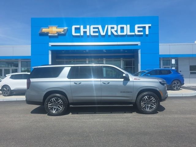 Used 2025 Gray Chevrolet Z71 image 2