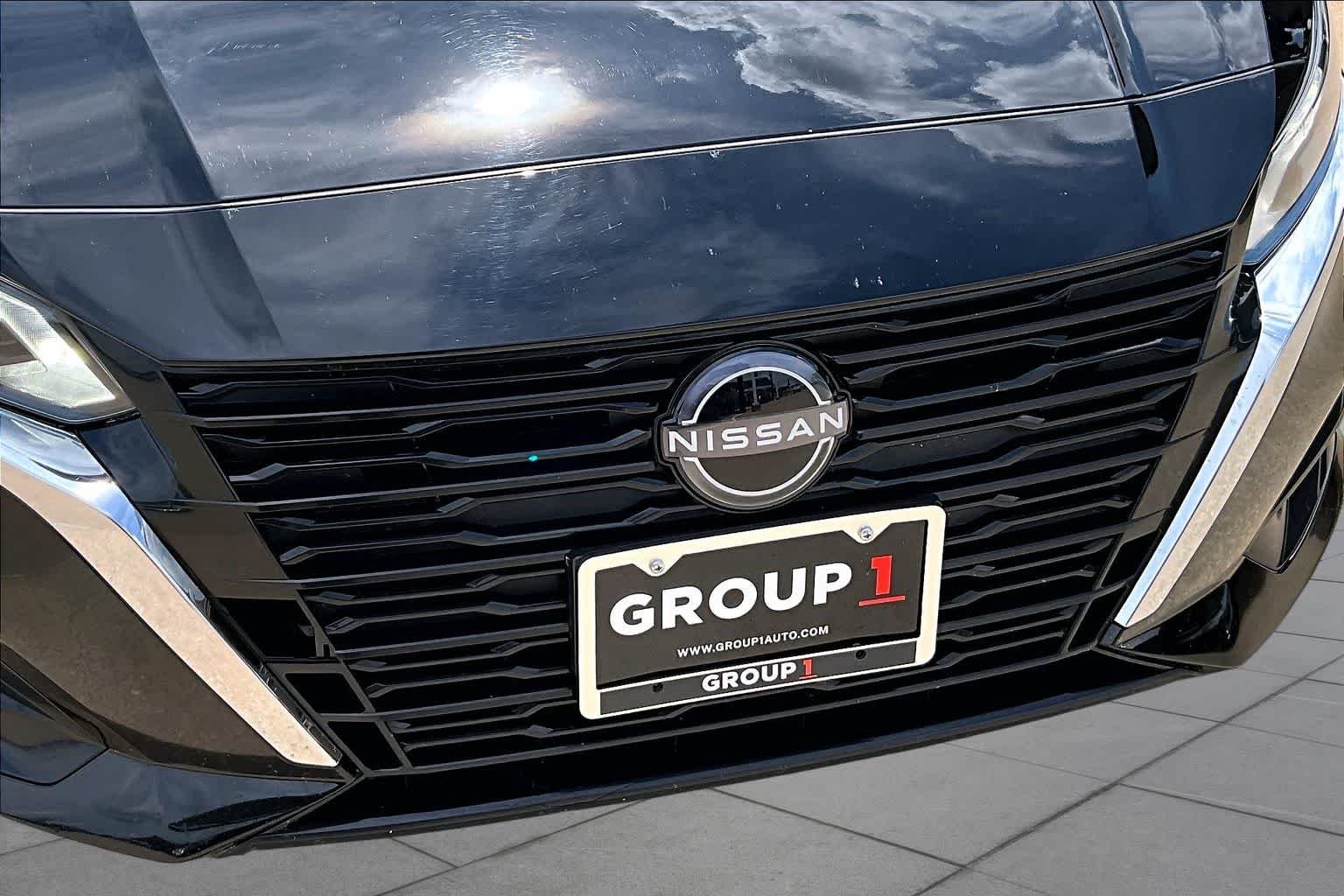 Used 2025 Super Black Nissan SV image 27