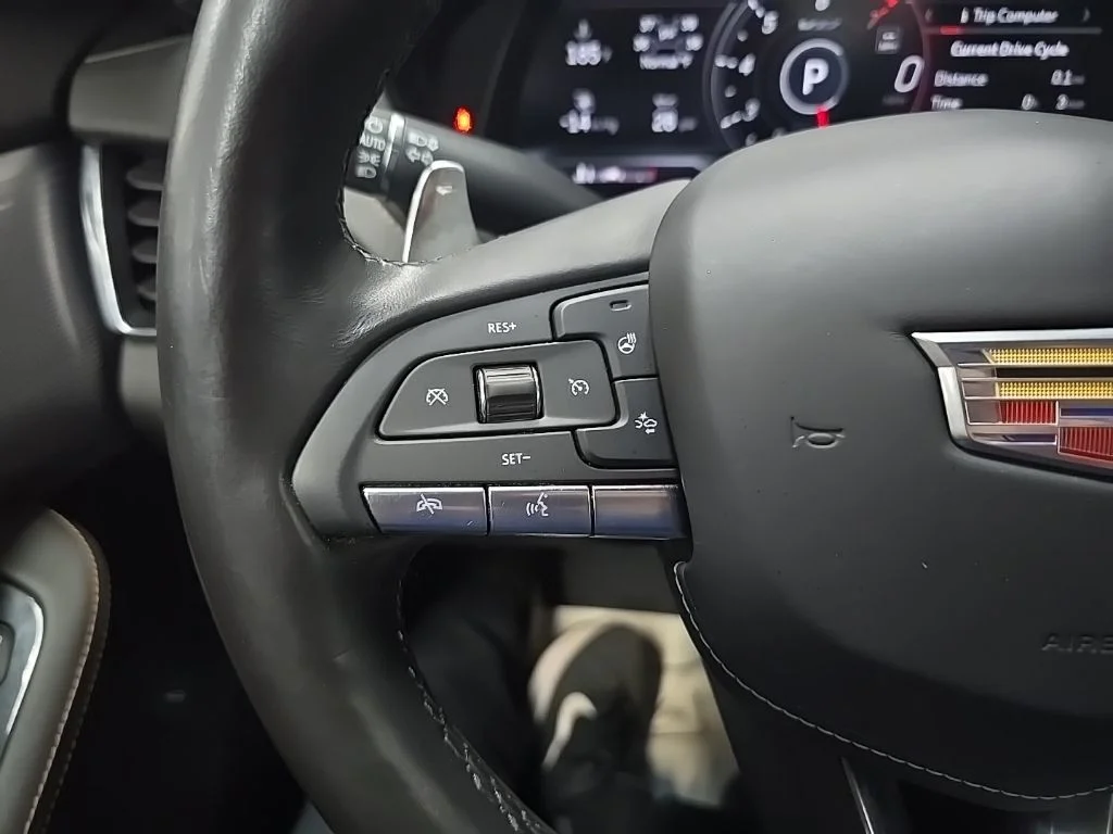 Used 2023 White Cadillac V-Series image 22