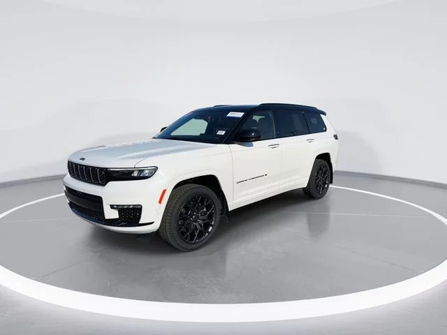 Used 2024 White Jeep Summit image 3