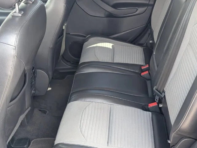 Used 2018 Gray Ford SE image 16