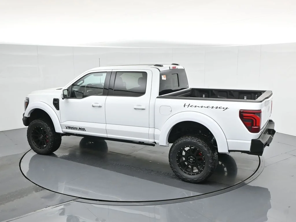 New 2025 Oxford White Ford Lariat image 45