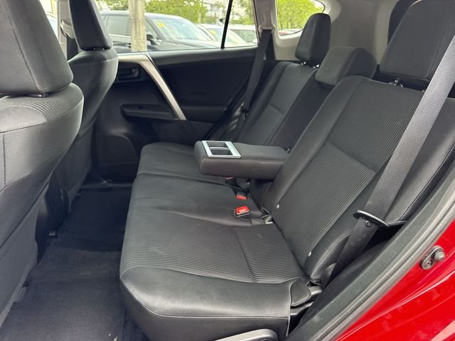 2015 Toyota RAV4 LE - Photo 23