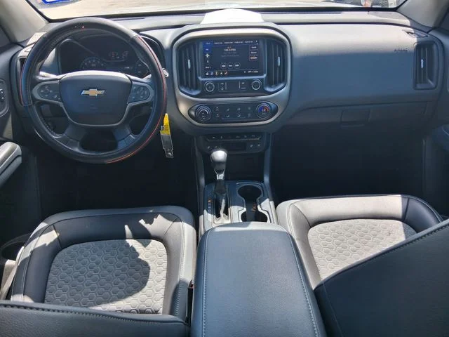 Used 2022 White Chevrolet Z71 image 9
