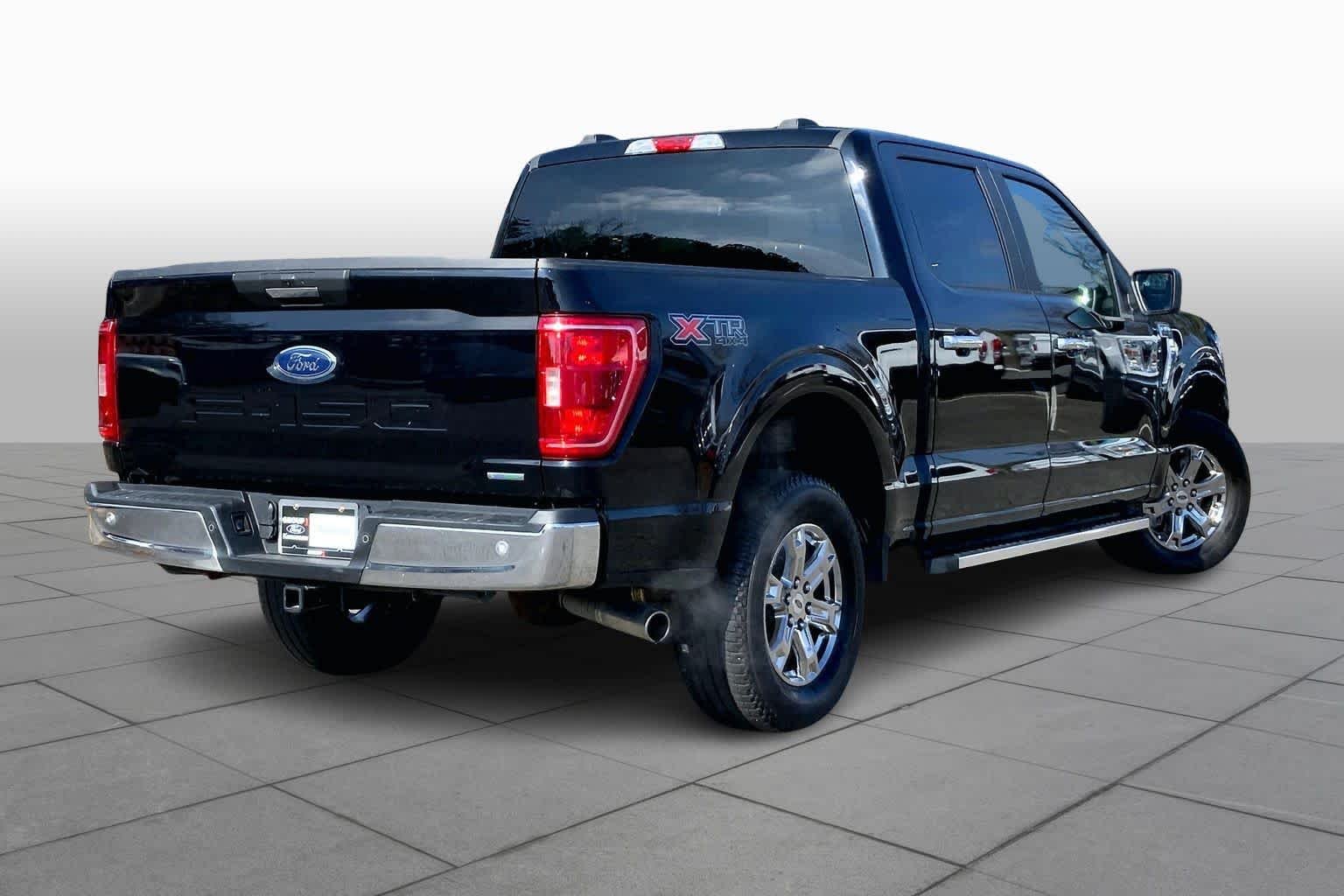 Used 2022 Agate Black Metallic Ford XLT image 28
