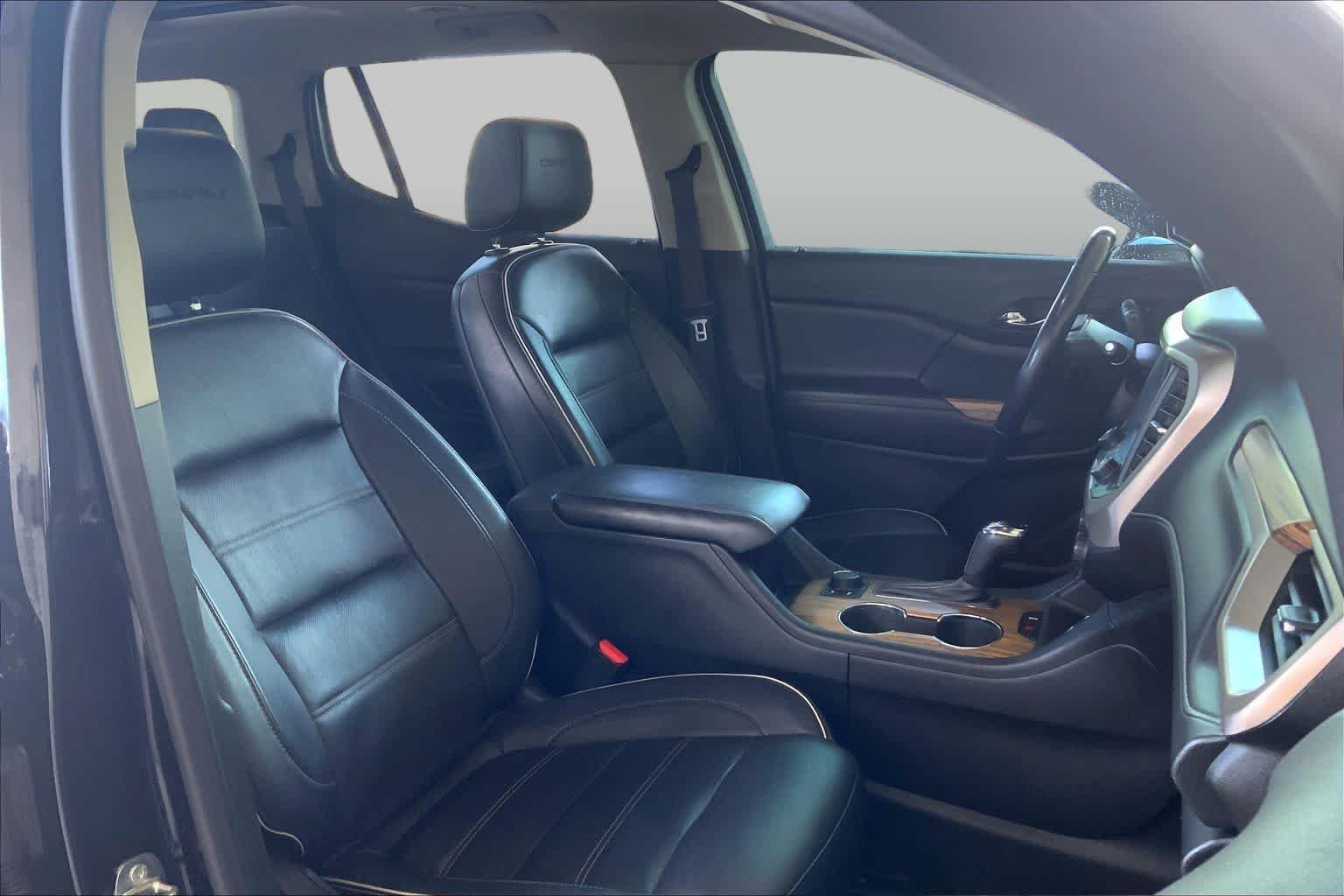 Used 2019 Ebony Twilight Metallic GMC Denali image 9