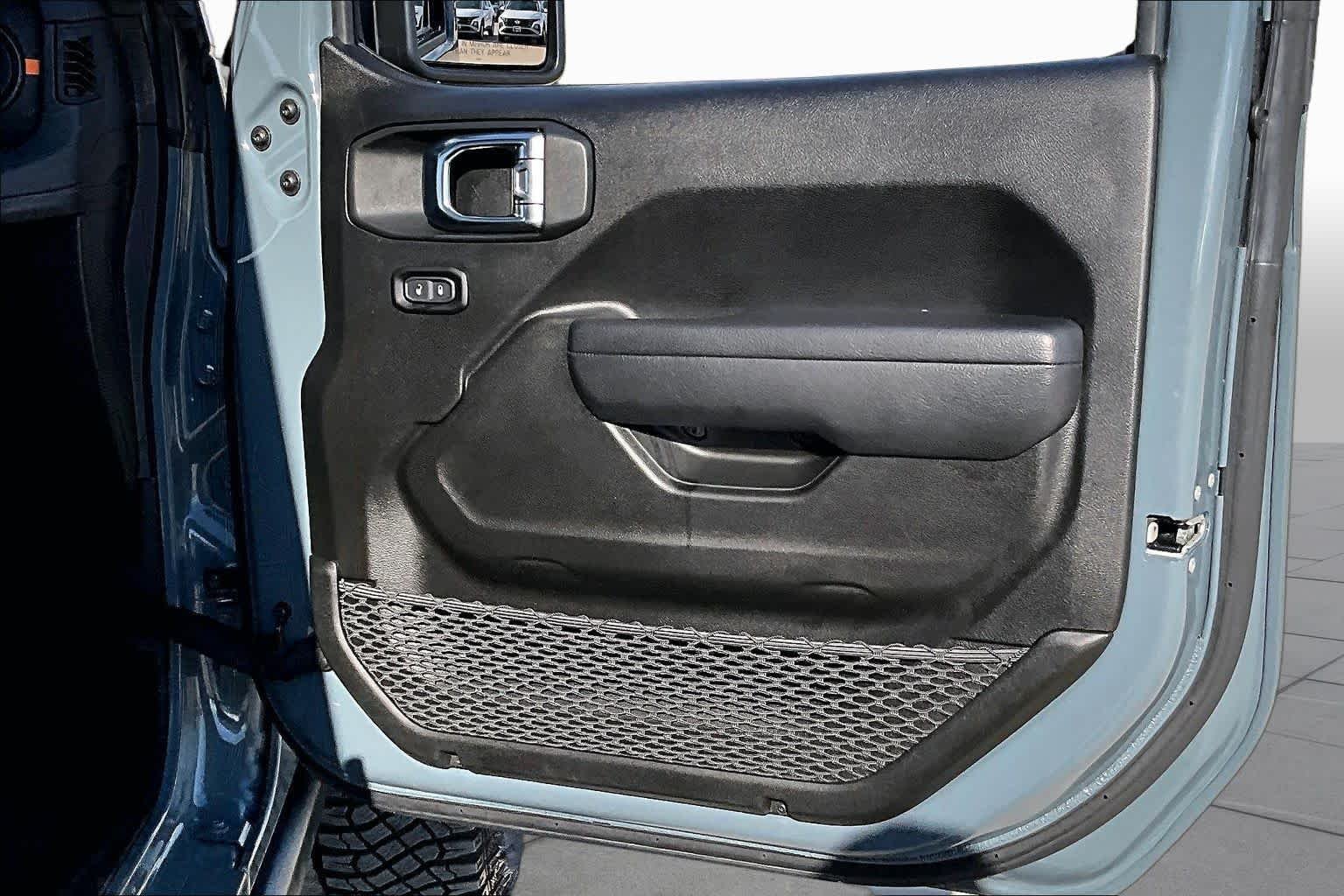 Used 2026 Anvil Clearcoat Jeep Mojave image 23