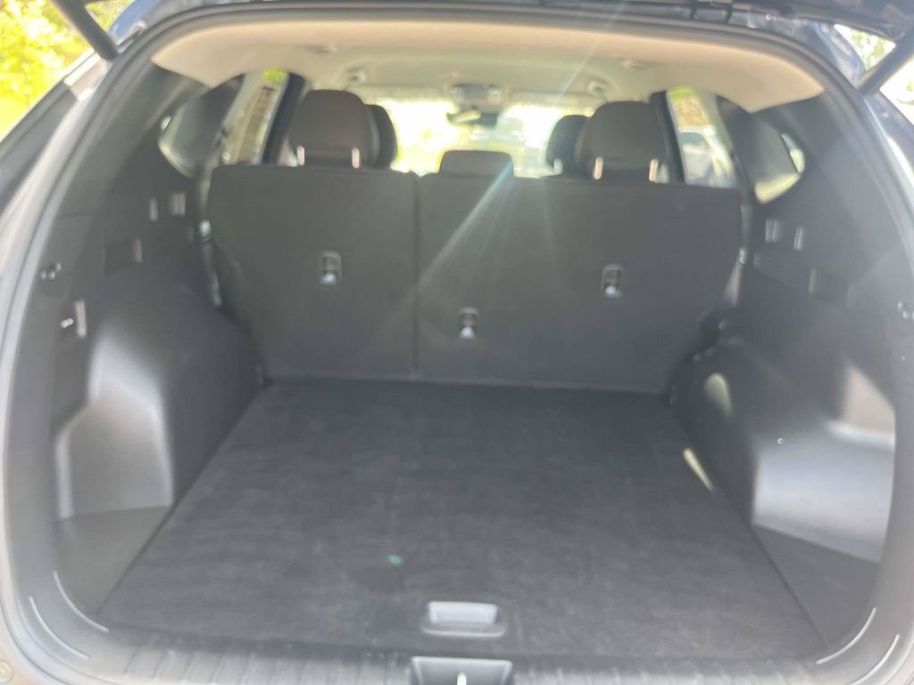 Used 2024 Black Hyundai SEL image 10