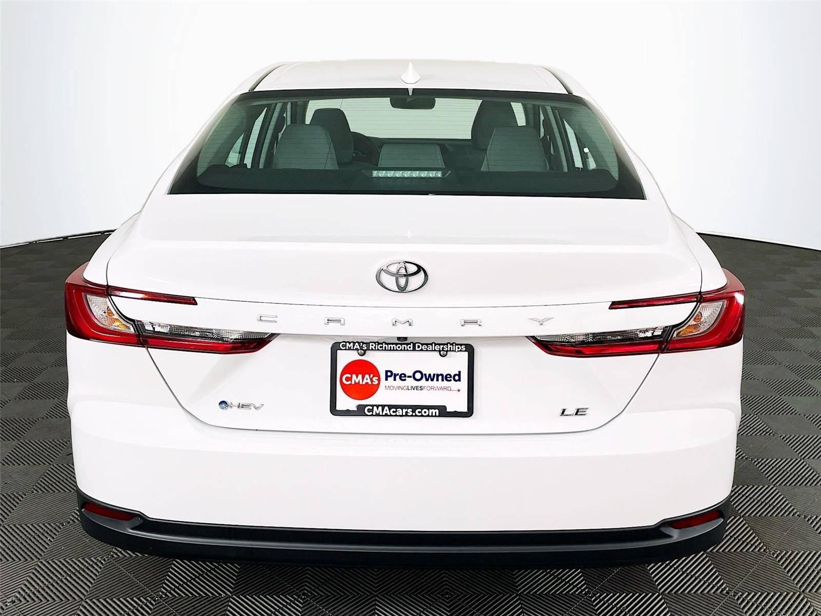 Used 2025 Ice Cap Toyota LE image 7