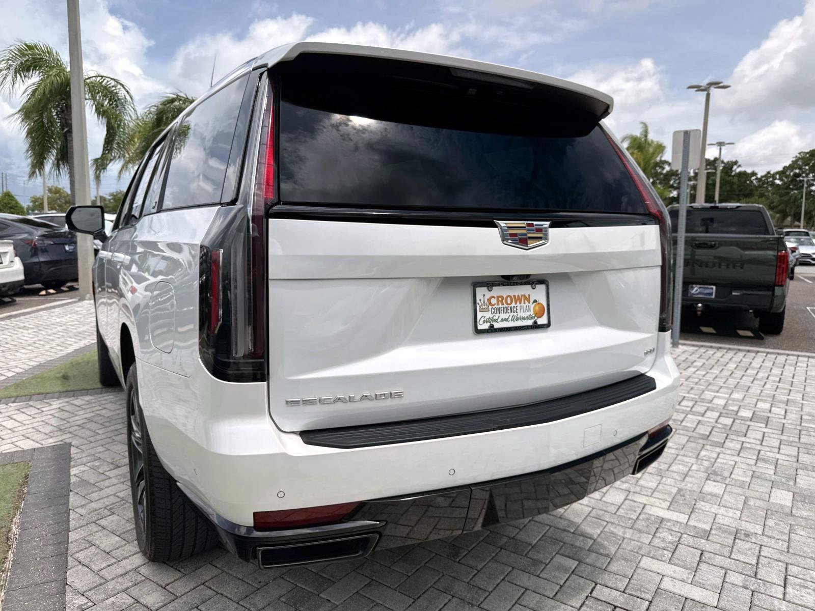 Used 2024 Crystal White Tricoat CADILLAC Sport Platinum image 9