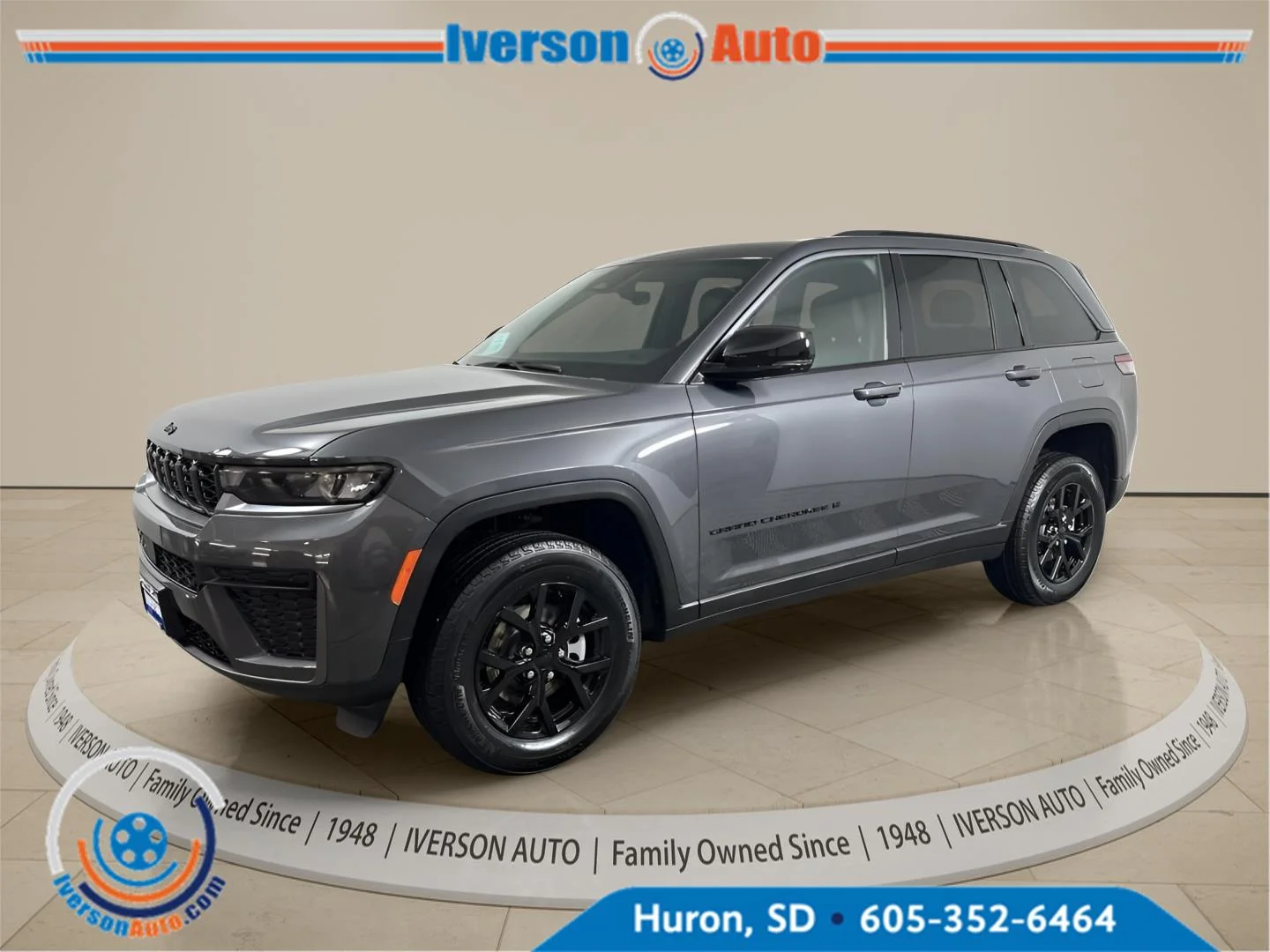 New 2026 Baltic Gray Metallic Clear-Coat Exterior Paint Jeep Laredo Altitude image 5
