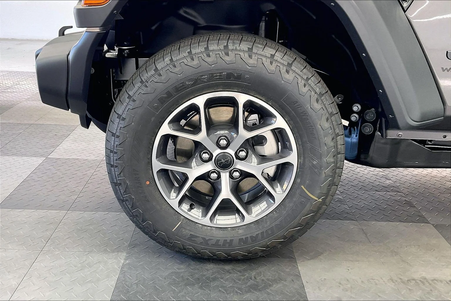 New 2026 Granite Crystal Metallic Clearcoat Jeep Sport S image 14