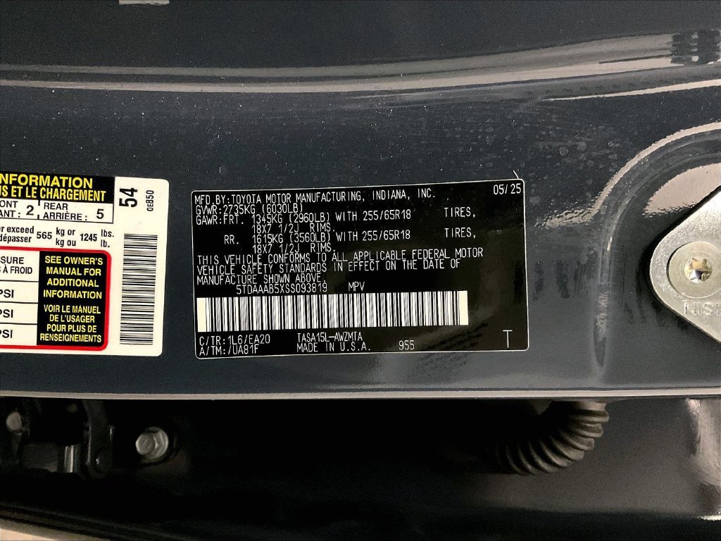 Used 2025 White Toyota XLE image 41