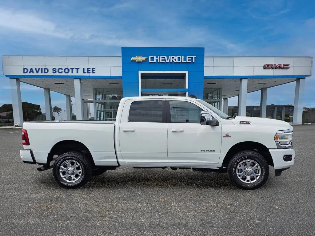 Used 2024  Ram Laramie image 9