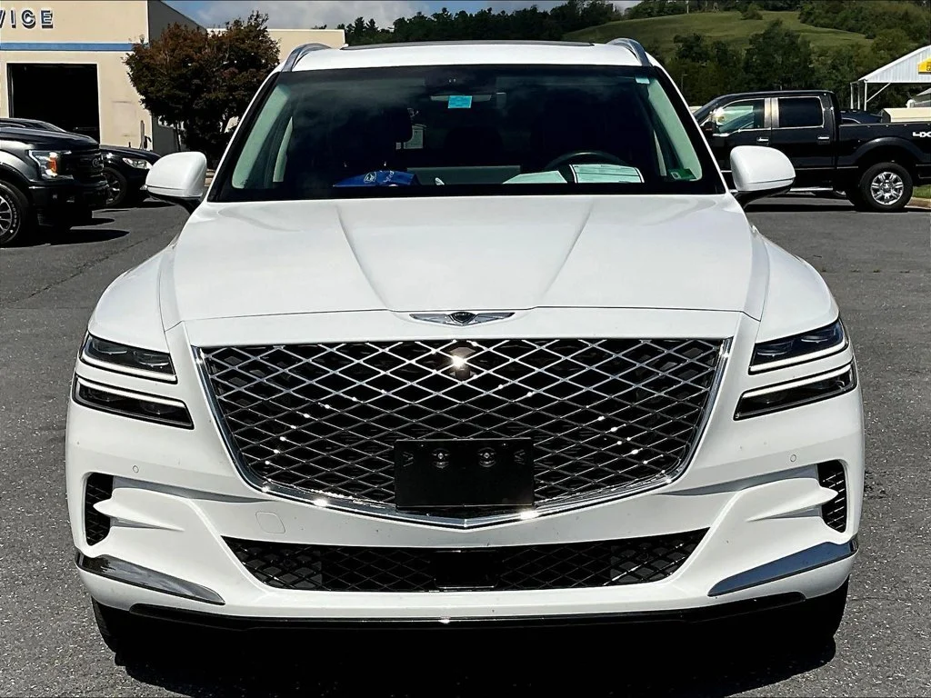 Certified Used 2024 Uyuni White Genesis 3.5T image 11