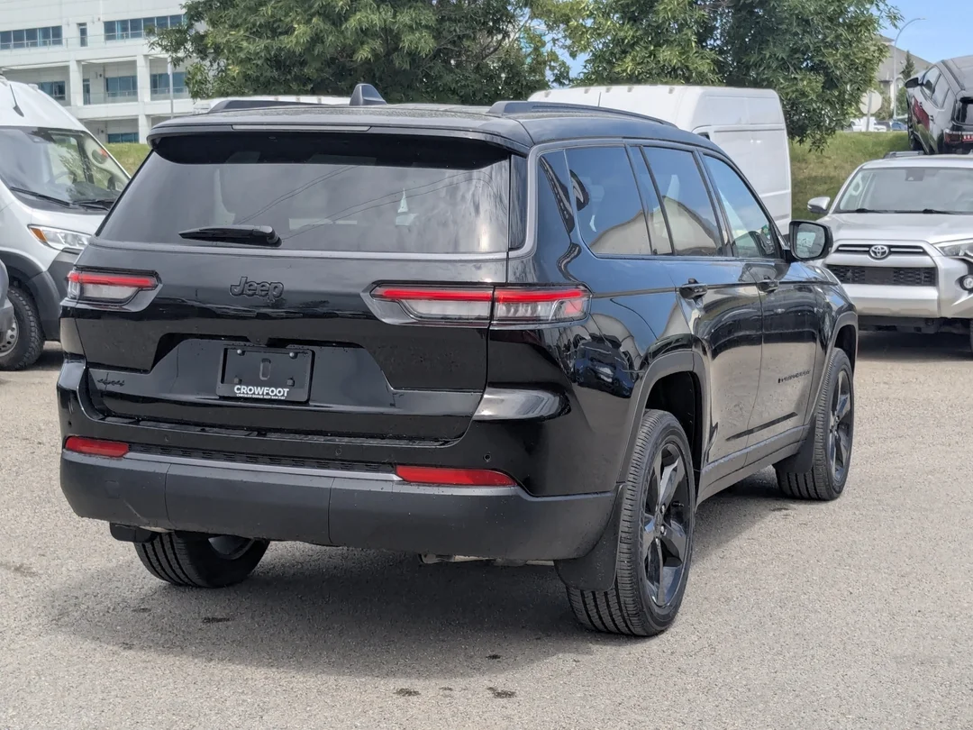 New 2026 Black Jeep Altitude - - 4x4 - 2.0L Turbo - Altitude Pkg - Power Sunroof & More! image 7