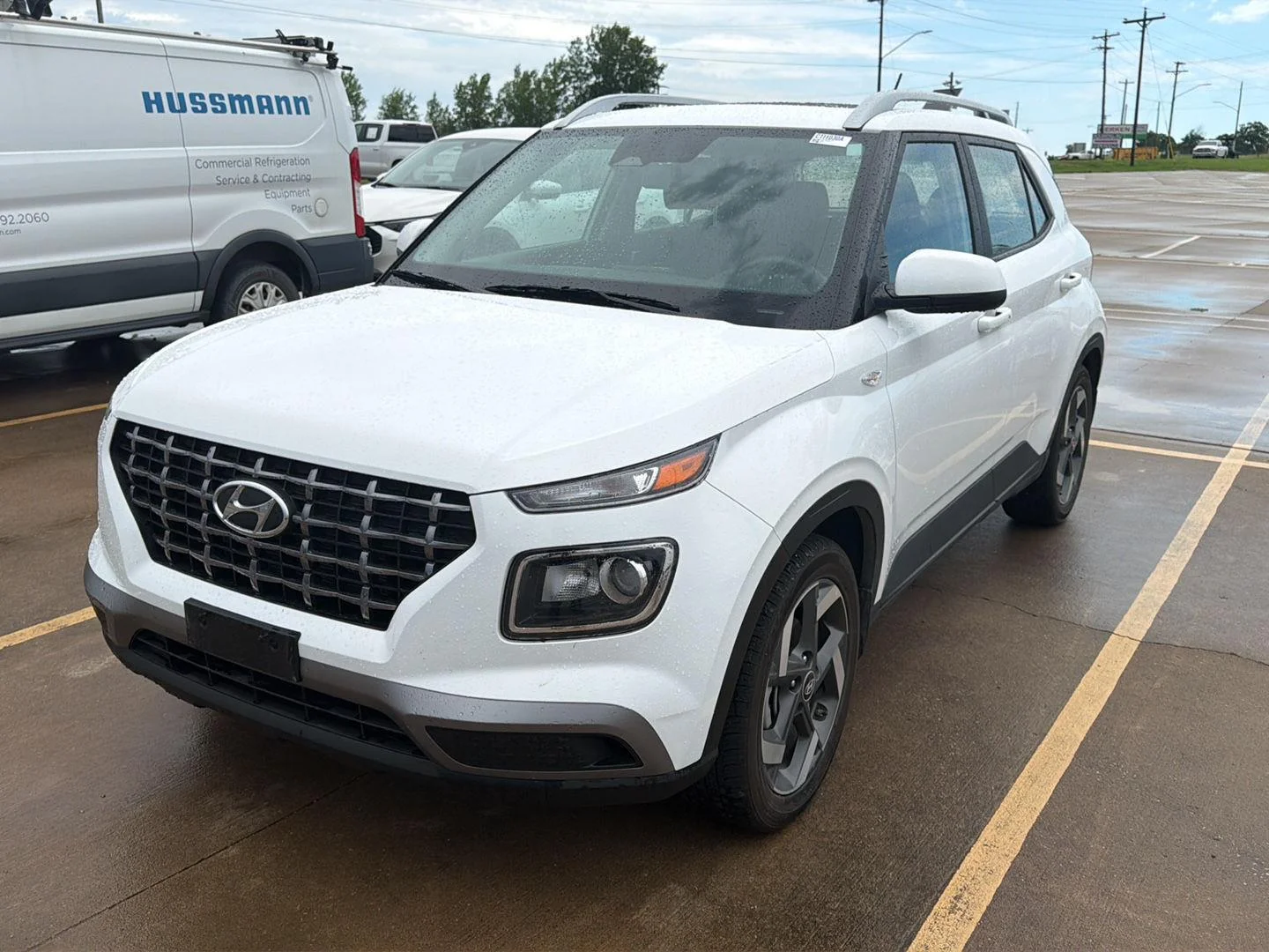 Used 2024 Lunar White Hyundai SEL image 3