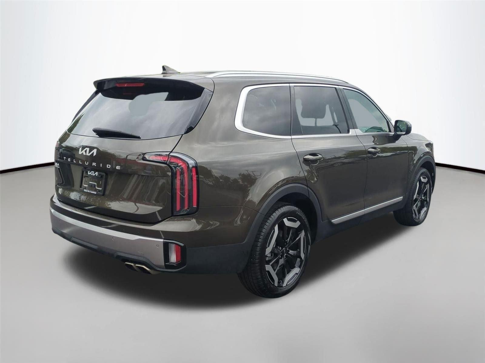 Used 2025 Dark Moss Kia EX image 9