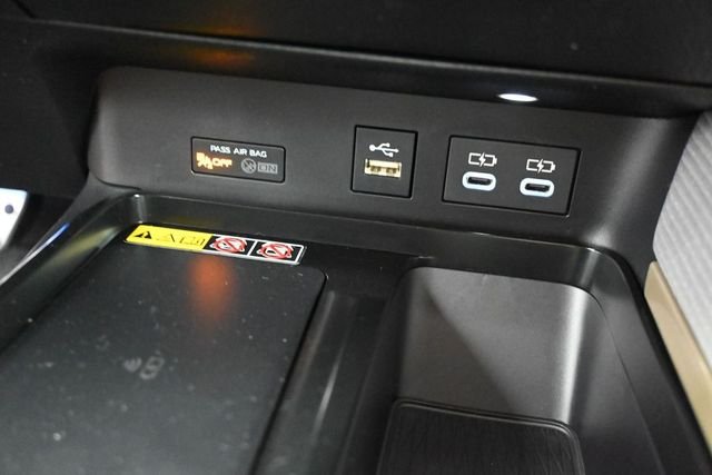 Used 2026  Toyota SE image 23