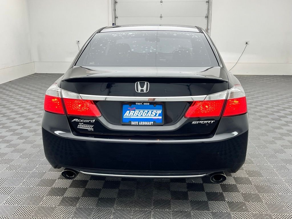 Used 2015 Alabaster Silver Metallic Honda Sport image 9